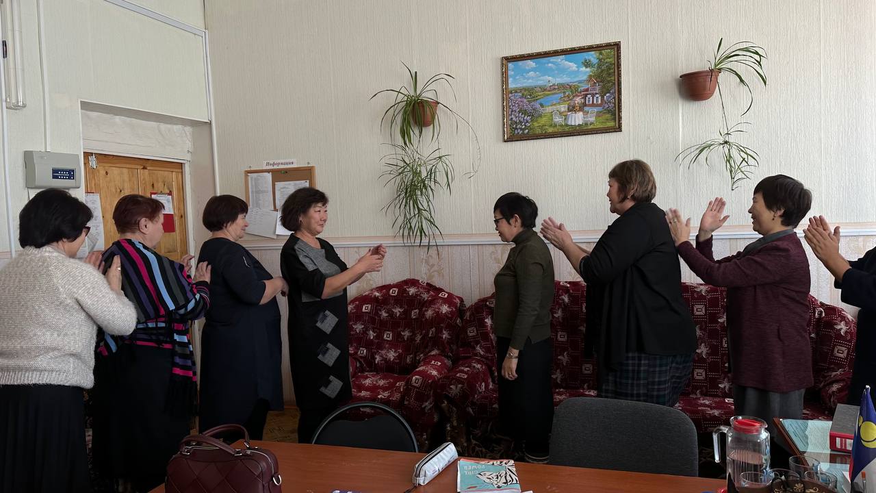 Физминутка в учительской